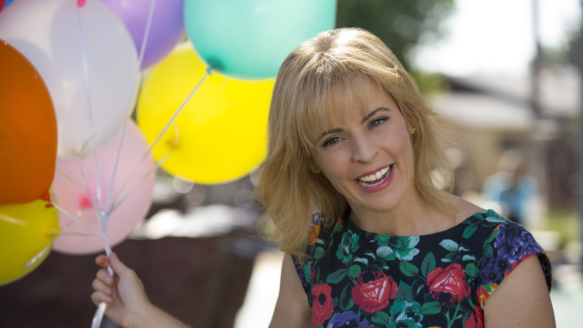 Lady Dynamite 1. Sezon 9. Bölüm